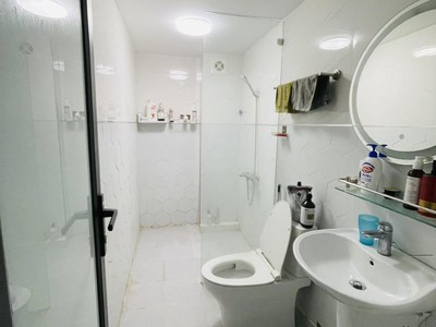 Nhà 60m2 độc lập sân cổng xe kia morning đỗ cửa phố đình đông full nội thất 3