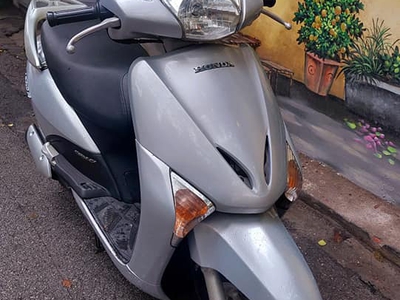 Honda Lead 110 màu bạc đẹp và chất 4
