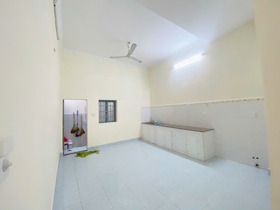 Cho thuê nhà nguyên căn giá rẻ . tt đô thị chí linh. nhà 1 trệt 1 lầu . 2