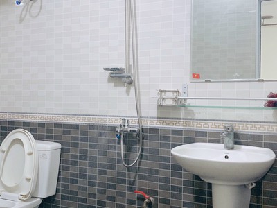 Cho thuê căn hộ tập thể tô hiệu cầu giấy. 2 ngủ, full nội thất, máy giặt 8.5 tr/tháng 4