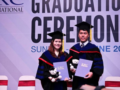 Aó  tốt nghiệp Khánh Hòa Ninh Thuận Bình Thuận Đà Nẵng Quảng Nam Quảng Ngãi Bình Định Phú Yên 1