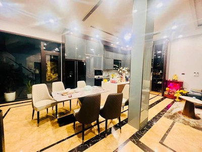 Siêu phẩm  mặt phố lạc long quân - ô tô tránh - vỉa hè . 48m x 5t. giá 17 tỷ. 3