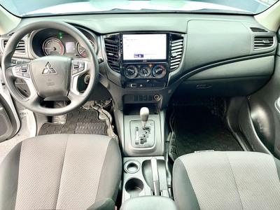 Bán xe Mitsubishi Triton sx năm 2022, số tự động, 1 cầu, đẹp như mới 10