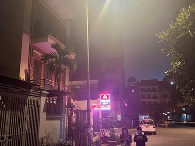 Bán đồng hồ roamer và candino 922
