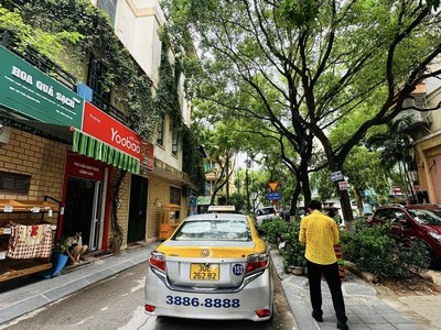 Bán đồng hồ roamer và candino 440