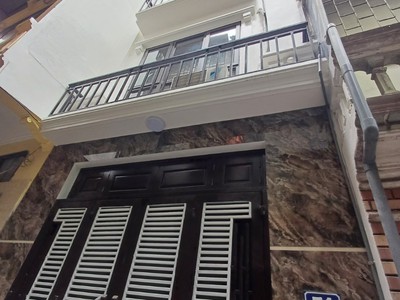 Cuối năm - bán nhà mặt ngách 208 tam trinh, yên sở. dt 33m 5t sđcc ô tô tránh 10m hơn 3 tỷ 0