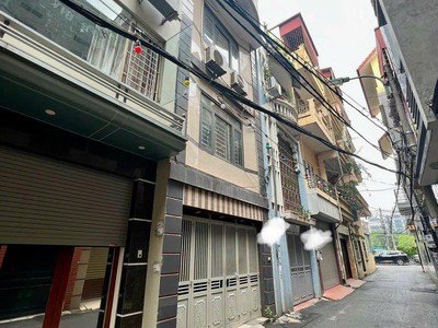 Bán nhà phân lô khu quân đội đường Phạm Văn Đồng đối diện Bộ công an dt 63m2 mt 4m ô tô vào nhà 0