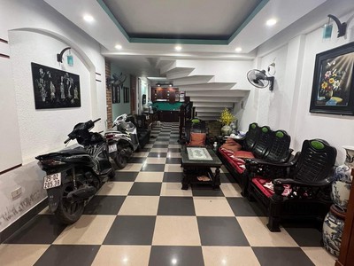 Bán nhà phân lô khu quân đội đường Phạm Văn Đồng đối diện Bộ công an dt 63m2 mt 4m ô tô vào nhà 2