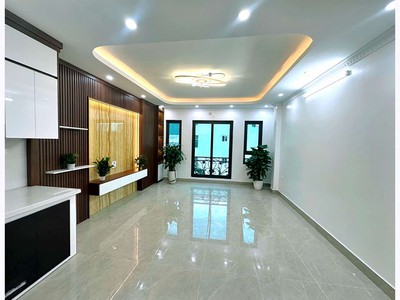 Nhà 6 tầng, 48m2, 5 pn, thang máy, ô tô tránh 1