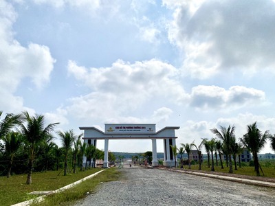 Bán đất đường ĐT 741 gần cổng xanh, dt 70m2 tc 100, bao gpxd, chỉ 300tr sở hữu ngay 3