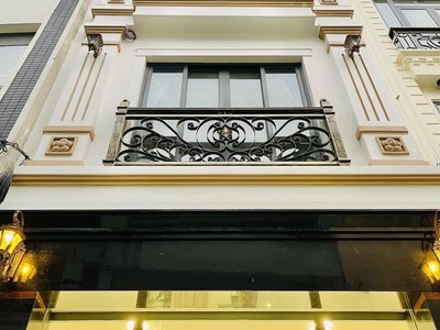 Chính chủ cho thuê căn hộ 2N1K tại phố chùa láng 349