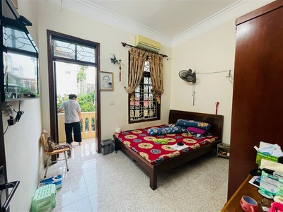 Chính chủ cho thuê căn hộ 2N1K tại phố chùa láng 32