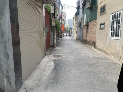 Bán đất giang biên,vị trí đẹp gần trường học, chợ dân sinh. mặt tiền 5mx 11,5 nhỉnh 5 tỉ 0