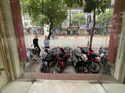 Bán nhà mặt phố Hào Nam, Đống Đa, 4 tầng 43m2 giá 16.5 tỷ 0