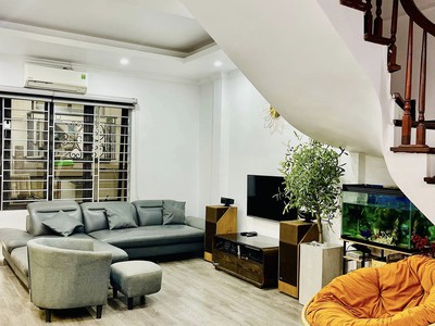Chính chủ cho thuê căn hộ 2N1K tại phố chùa láng 866