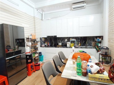 Chính chủ cho thuê căn hộ 2N1K tại phố chùa láng 638