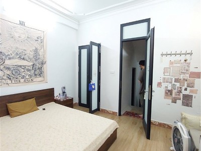 Chính chủ cho thuê căn hộ 2N1K tại phố chùa láng 636