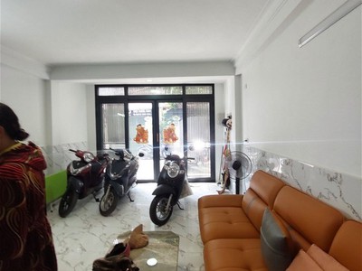 Chính chủ cho thuê căn hộ 2N1K tại phố chùa láng 639