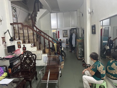 Chính chủ cho thuê căn hộ 2N1K tại phố chùa láng 367