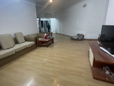 Chính chủ cho thuê căn hộ 2N1K tại phố chùa láng 1059