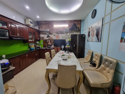 Chính chủ cho thuê căn hộ 2N1K tại phố chùa láng 1949