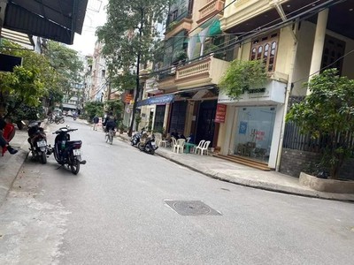 Chính chủ cho thuê căn hộ 2N1K tại phố chùa láng 2057