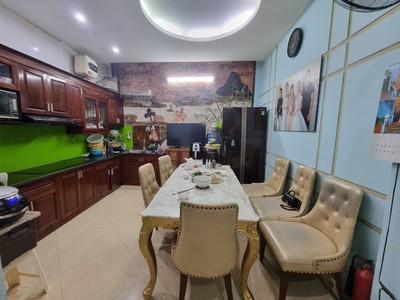 Chính chủ cho thuê căn hộ 2N1K tại phố chùa láng 1950
