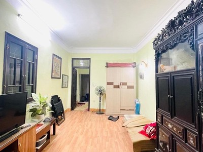 Chính chủ cho thuê căn hộ 2N1K tại phố chùa láng 1718