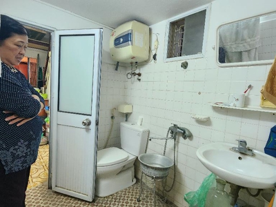 Bán căn hộ tập thể tầng 2 phố tôn đức thắng - 86m2 - 2,x tỷ 4