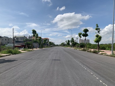 Xem ngay RẺ NHẤT KHU - Đất đấu giá view sân nhà văn hóa tổ 11 Cự Khối, 2 mặt thoáng 0