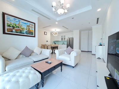 Bán căn hộ 3 phòng ngủ tòa landmark plus tầng trung 2