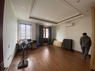 Chính chủ cho thuê căn hộ 2N1K tại phố chùa láng 3703