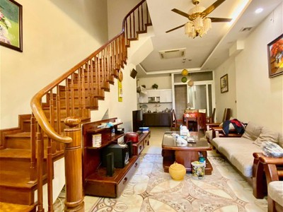 Chính chủ cho thuê căn hộ 2N1K tại phố chùa láng 3475