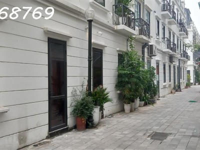 Cho thuê tầng 1 liền kề 125 la casta - văn phú - hà đông. 1