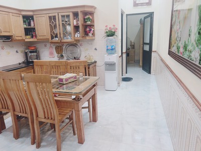 Cho thuê nhà 3 tầng 5 ngủ tại Liên Bảo ,Vĩnh Yên, Vĩnh Phúc. Giá 10 triệu 2