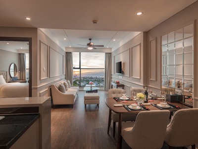 Chính chủ bán lỗ căn tầng cao vip view biển cực đẹp căn hộ biển Four Points by Sheraton. 0
