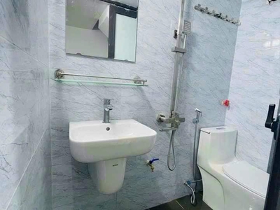 Phố trần quý cáp giá :1,95 tỷ tt tầng 1 10m ra mặt phố quận đống đa hà nội . 4