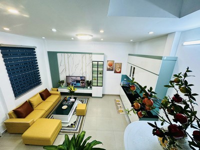 Căn nhà đẹp đón tết phố vũ tông phan  giá:3.55 tỷ nhà 3 tầng 3 ngủ dt:32m2 chỉ 30 ra ôtô . 3