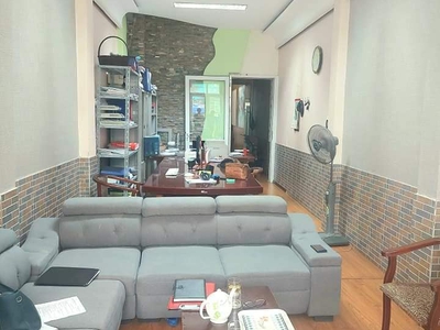 Chính chủ cho thuê căn hộ 2N1K tại phố chùa láng 6301