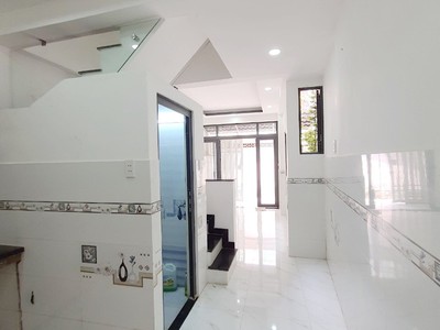 Chính chủ cho thuê căn hộ 2N1K tại phố chùa láng 6012
