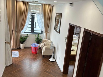 Hẻm 8m, 145m2 nhà 4 tầng xây cực đẹp full nội thất, giá chỉ 100tr/m2 đất vị trí cực trung tâm.  âu 0