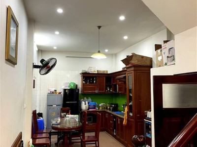 Chính chủ cho thuê căn hộ 2N1K tại phố chùa láng 6844