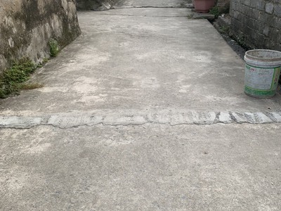 Diện tích 74,7m full thổ cư chúc sơn   mặt tiền   hậu 5m, ngõ ô tô  cách chợ chúc sơn chỉ 300m  sẵn 2