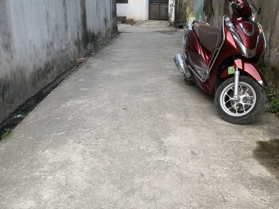 Diện tích 74,7m full thổ cư chúc sơn   mặt tiền   hậu 5m, ngõ ô tô  cách chợ chúc sơn chỉ 300m  sẵn 1