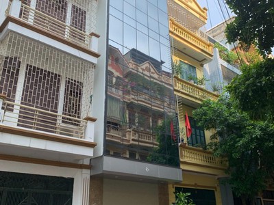 Cho thuê nhà đẹp 26C ngõ 40 phố Trung Kính, Diện tích 80m2 x 5 tầng, mặt tiền 5m 0