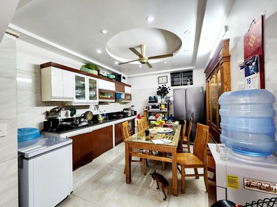 Chính chủ cho thuê căn hộ 2N1K tại phố chùa láng 8170