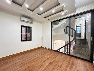 Chính chủ cho thuê căn hộ 2N1K tại phố chùa láng 8152