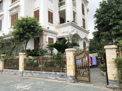 Chính chủ cho thuê biệt thự khu đô thị thành phố giao lưu, dt 145.5  m2  x 5 tầng  giá 70tr/th lh 1