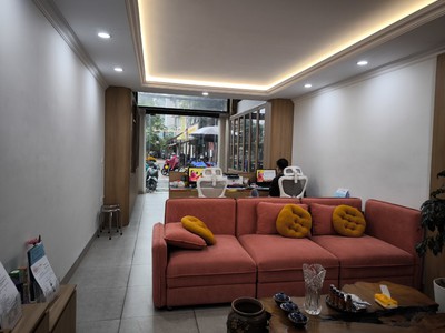 Chính chủ cho thuê 3 tầng nhà riêng mới xây mặt ngõ 135 Đội Cấn, Ba Đình, Hà Nội 1