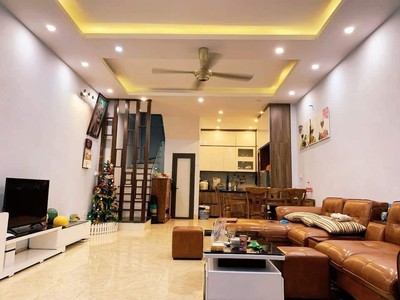 Chính chủ cho thuê căn hộ 2N1K tại phố chùa láng 9309